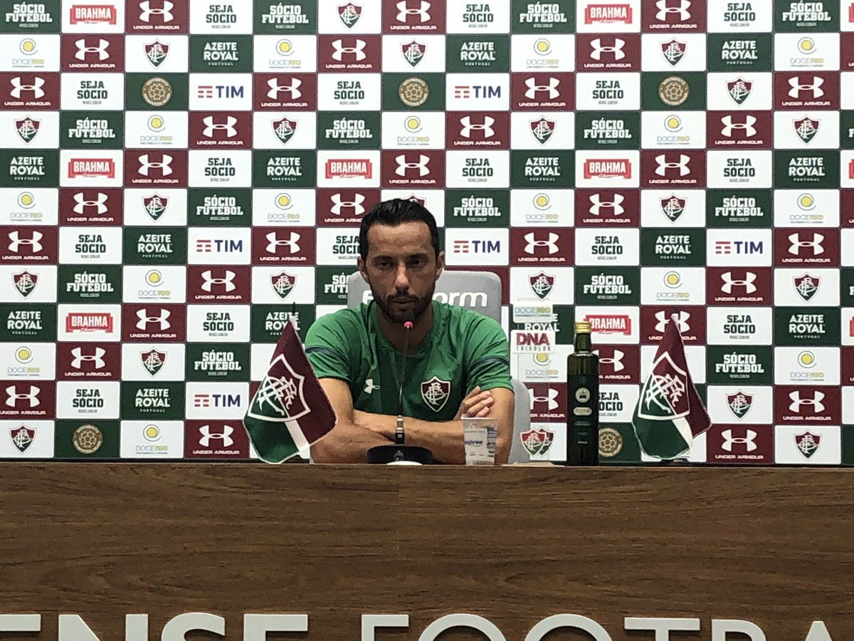 Carioca: Nenê chama técnico de ‘paizão’ e diz que pode jogar ao lado de Ganso