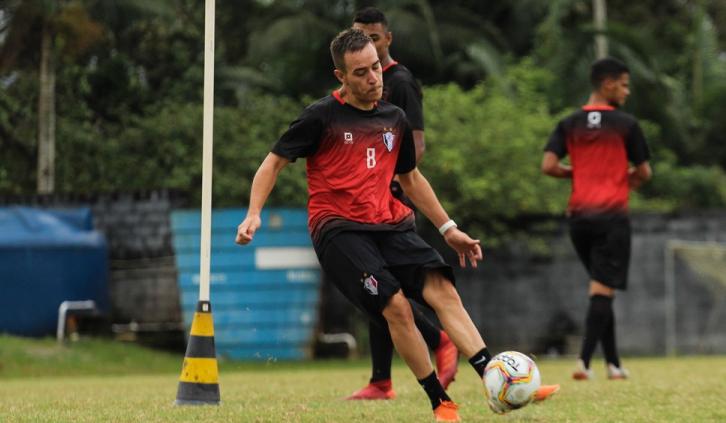 Joinville fecha com ex-lateral da base de Guarani e Ponte Preta e atacante