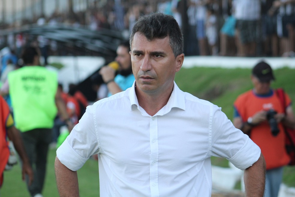 POTIGUAR: Santa Cruz-RN vence, cola nos líderes e ‘derruba’ técnico do Assu