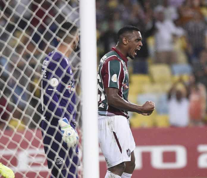 Carioca: Digão renova contrato e fica mais três temporadas no Fluminense