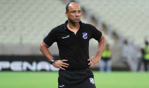 Após demitir Villar, Ferroviária se aproxima de ex-técnico de Ceará e Ponte Preta