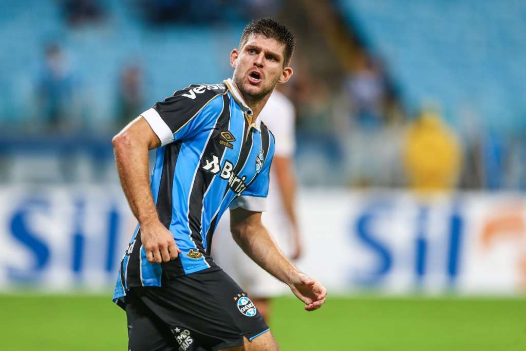 Kannemann critica demissões no departamento de futebol do Grêmio: 'Dá raiva'