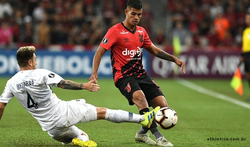 Gigante inglês prepara proposta por joia do Athletico-PR