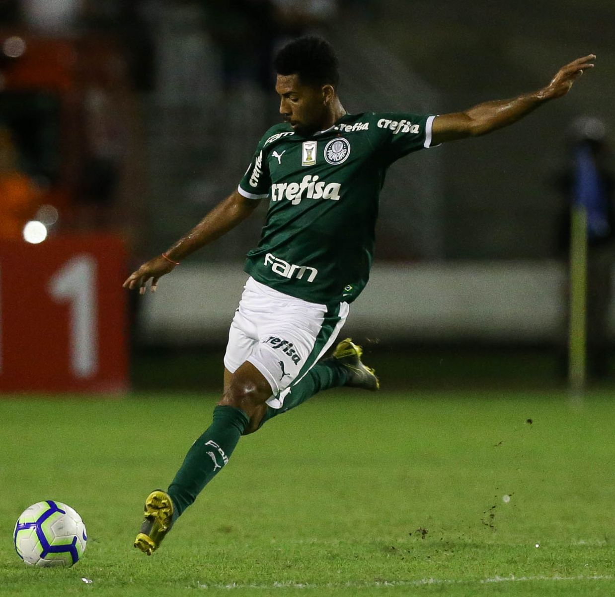 Mas já? Matheus Fernandes deve trocar Barcelona por outro time espanhol