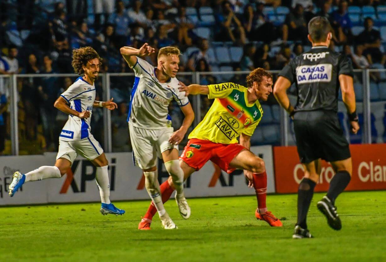 RECOPA CATARINENSE: Brusque surpreende Avaí e fatura título