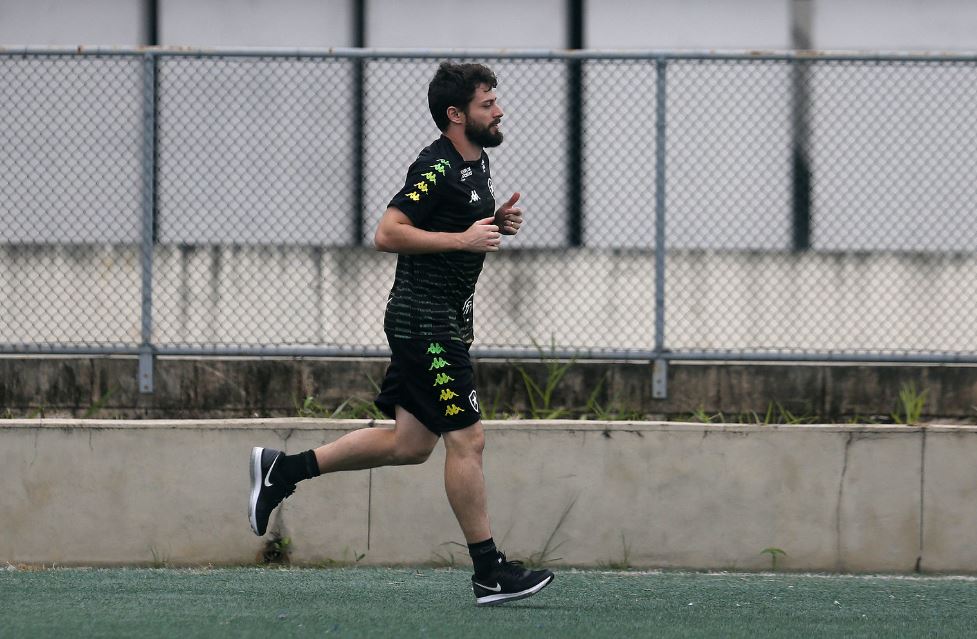 Botafogo fica perto de vender João Paulo para time dos Estados Unidos