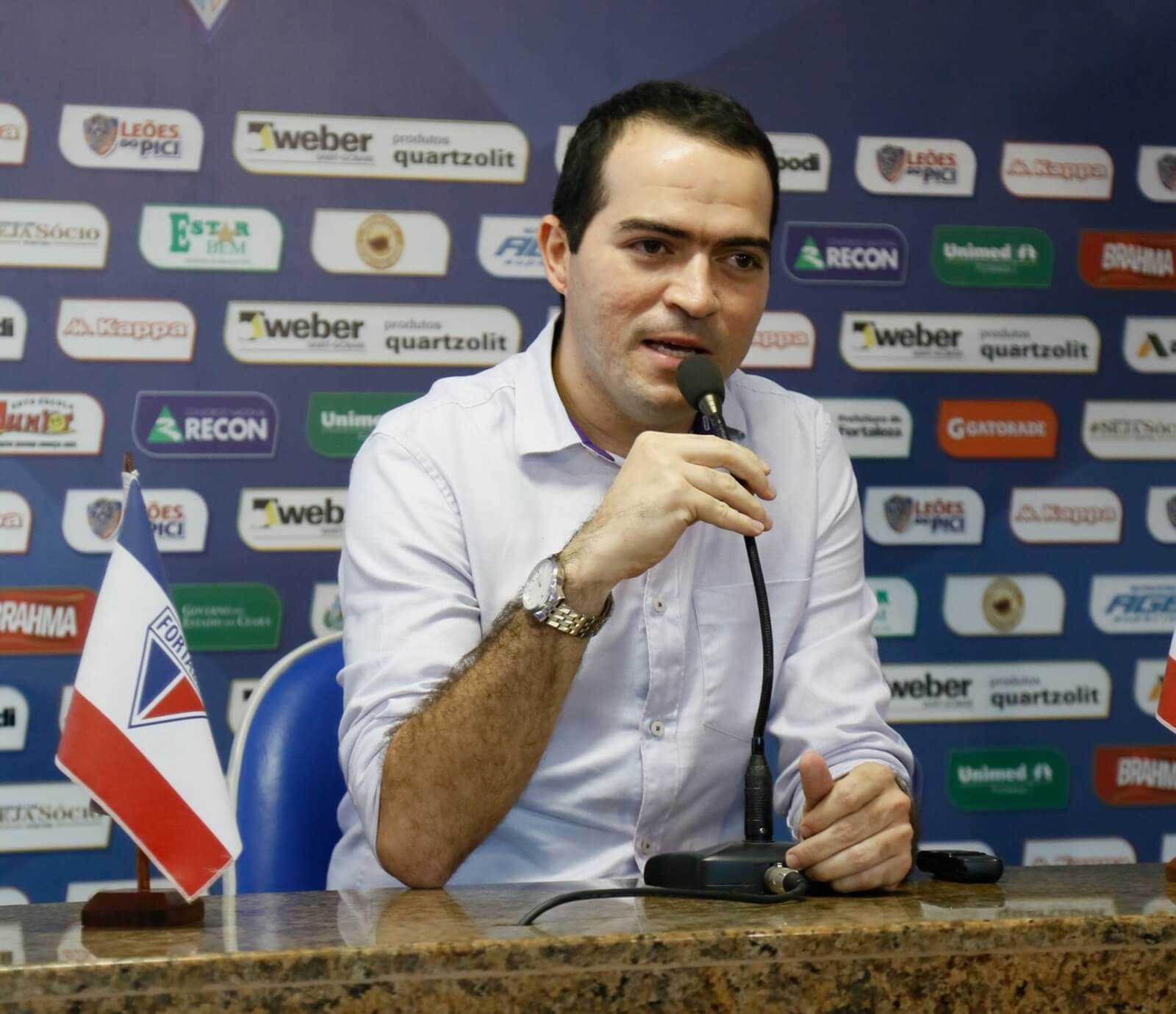 Presidente do Fortaleza confirma conversa com bilionário russo