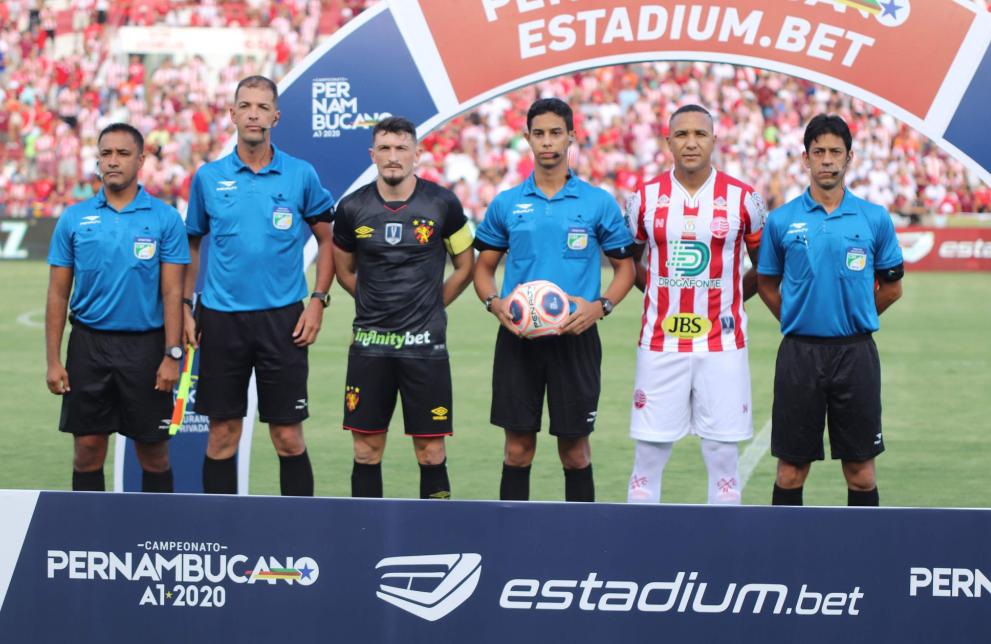 PERNAMBUCANO: Com dois gols contra, Náutico e Sport empatam clássico na estreia