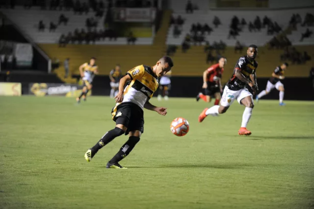 Paulistão: Ferroviária contrata lateral do Cruzeiro e ex-atacante do Criciúma