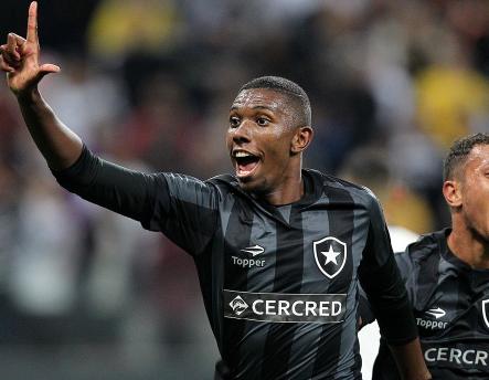 Cria da base, Kanu comemora oportunidade no time titular do Botafogo no Carioca