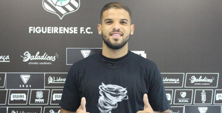 Catarinense: Zagueiro ex-São Paulo se apresenta ao Figueirense: ‘Muito feliz’