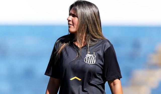 Emily Lima explica saída do Brasil: ‘No Equador, somos tratadas igualmente’