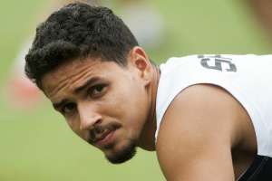 Zagueiro sofre lesão no joelho e desfalca o Santos na estreia do Paulistão