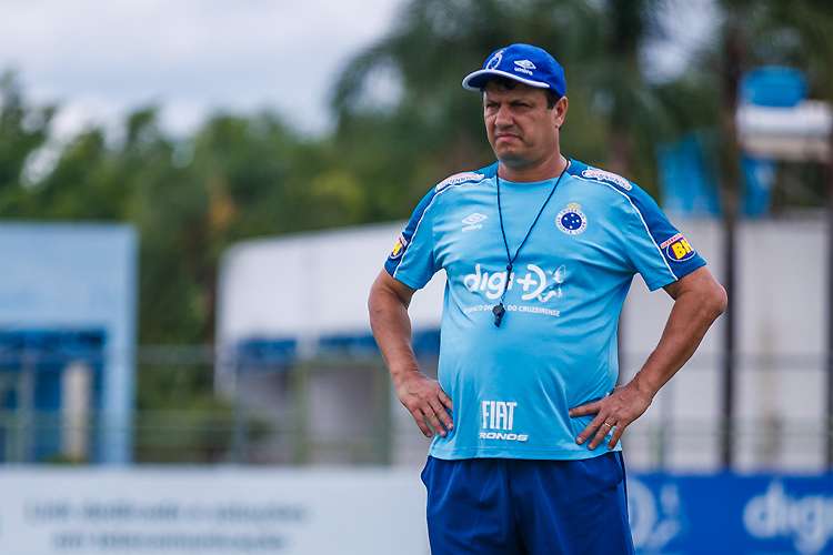 Adilson Batista terá a missão de reabilitar o Cruzeiro - Vinnicius Silva/Cruzeiro