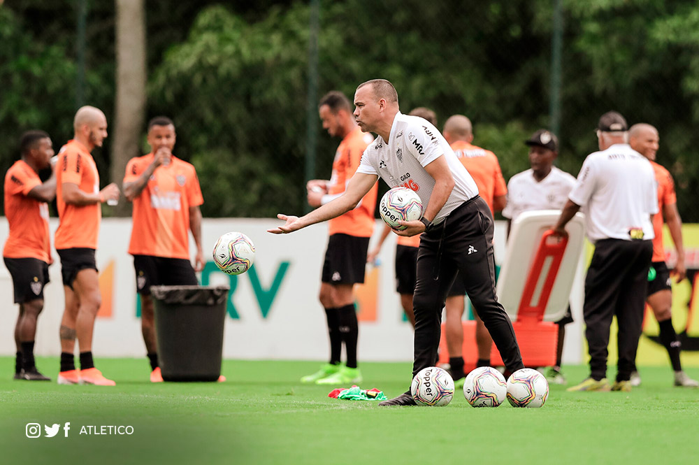 Victor, Otero e Cazares desfalcam o Atlético-MG na estreia do Mineiro
