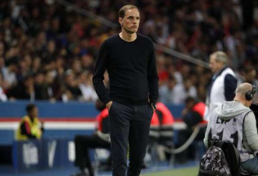 Francês: Técnico do PSG diz que quer manter elenco, mas admite chance de perder Cavani