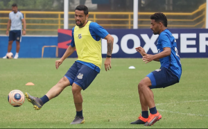 Paulistão: De olho no São Paulo, técnico do Água Santa esboça escalação