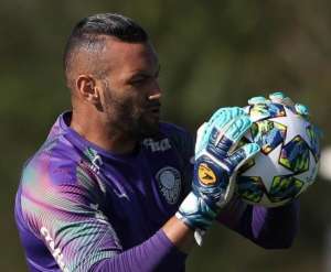 Weverton admite cobrança no Palmeiras por Paulistão: 'Faz tempo que não ganha'