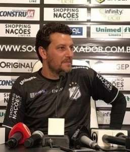 Bola rola seis horas e meia ininterruptamente nesta quarta