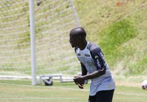 Paulistão: Kleina rasga elogios a novo reforço africano da Ponte: 'Grata surpresa'