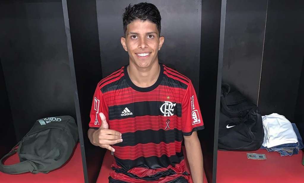 Sobrevivente de incêndio critica Flamengo por dispensa por telefone