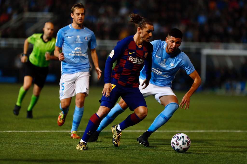 Griezmann faz 2 e Barcelona ganha de virada de time da 3ª divisão