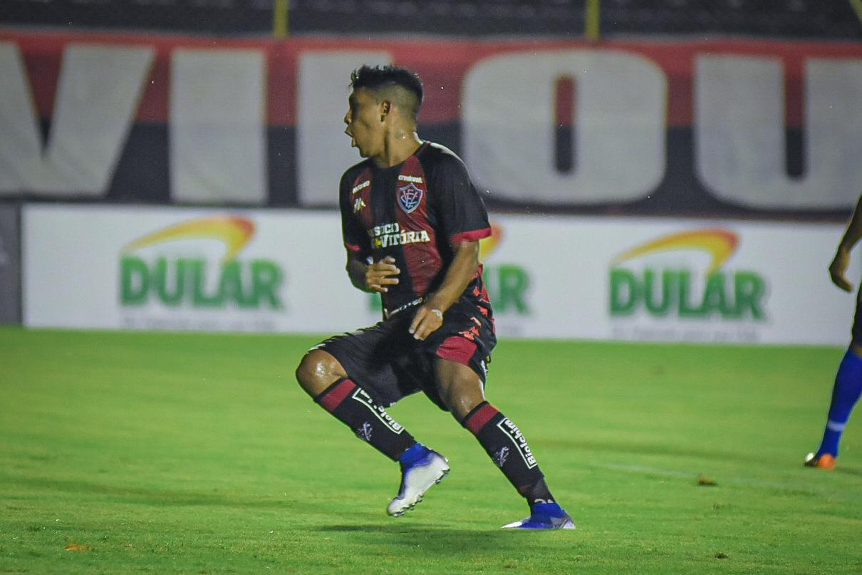 BAIANO: Vitória vence, Bahia tropeça e eterno Magno Alves marca na estreia
