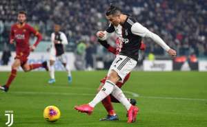 Italiano: Sarri destaca forma de Cristiano Ronaldo na Juventus: 'Parabéns a sua mãe'