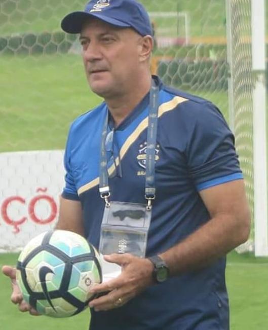 Campagnolo tirou as licenças da CBF