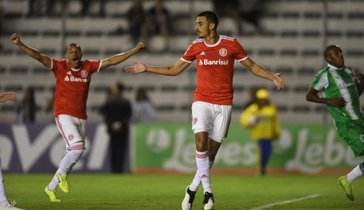Na festa de Thiago Galhardo! (Foto: Ricardo Duarte / Internacional)