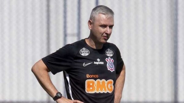 Paulistão: Tiago Nunes contém euforia após goleada do Corinthians: ‘Estou satisfeito’