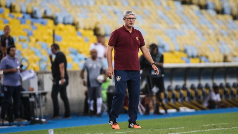Carioca: Odair descarta poupar jogadores no Flu e pede cuidado com Ganso e Muriel