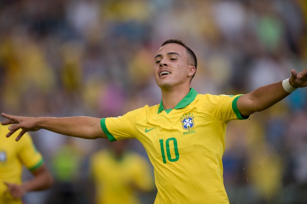 Gaúcho: Peglow sofre lesão na coluna e só volta a jogar pelo Inter daqui a 2 meses