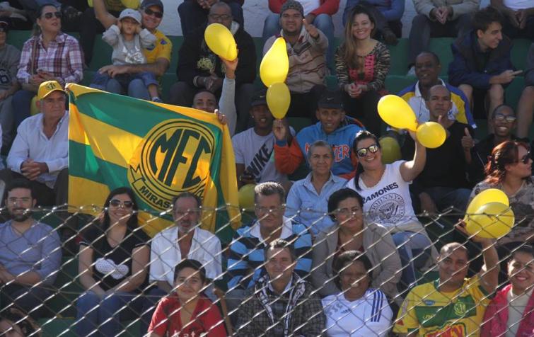 Torcida promete lotar o Maião. (Foto: Sérgio Isso)