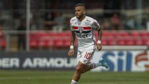 Parceiros na Copa de 2010, Felipe Melo e Daniel Alves têm novas funções em 2020