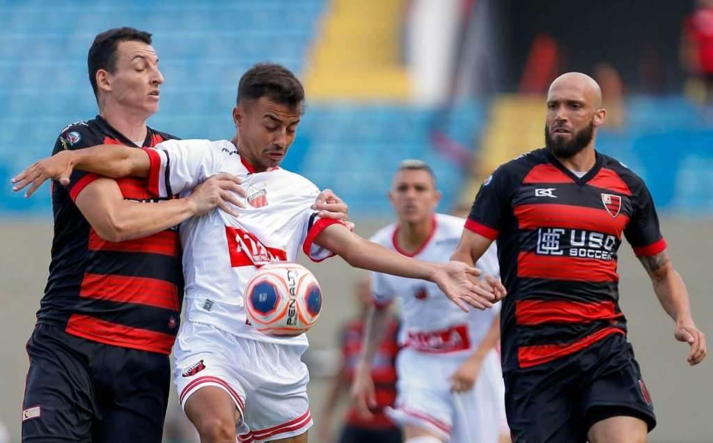 Oeste levou a melhor sobre o Ituano (Foto: Miguel Schincariol)