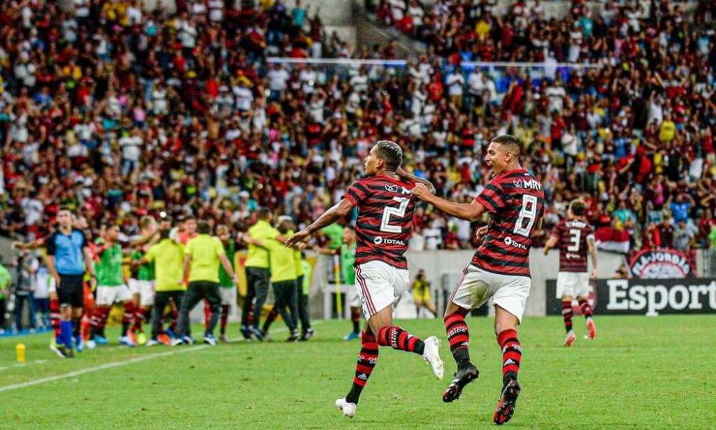 João Lucas comemora um dos gols do Flamengo diante do Volta Redonda (Foto: Marcelo Cortês/Flamengo)