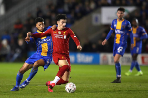 COPA INGLATERRA: Com reservas, Liverpool cede empate a time da 3ª divisão