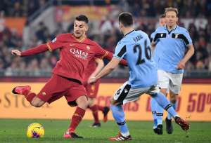 ITALIANO: Falha bizarra permite empate da Lazio em clássico contra a Roma