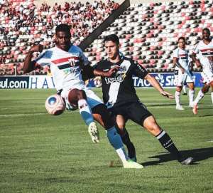 Fanático comemora vitória da Ponte; racional olha as coisas com desconfiança