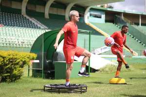 Paulistão: Em alta no Guarani, Lucas Crispim reencontra Santos após grave lesão