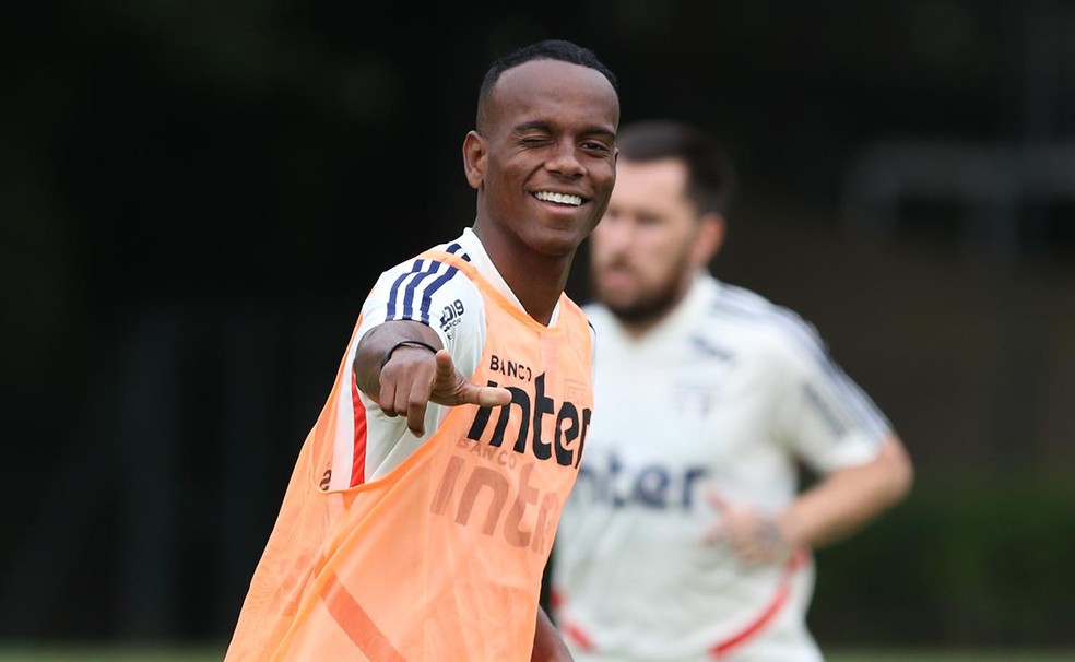 Paulistão: Helinho vira dúvida para próximo jogo do São Paulo, e Pato pode ter chance