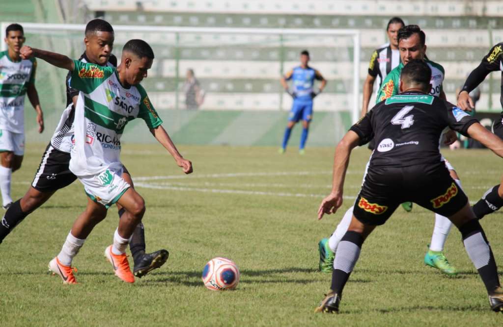 Cobiçado, Thiaguinho em ação com a camisa do Rio Preto - Foto: Muller Merlotto Silva