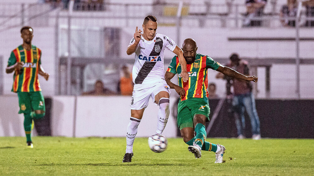 Pernambucano: Com ex-Ponte perto, técnico do Santa Cruz pede mais reforços
