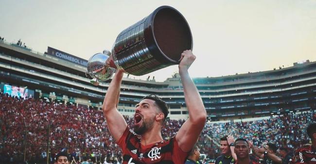 Carioca: Arsenal não chega a acordo, e zagueiro espanhol segue no Flamengo
