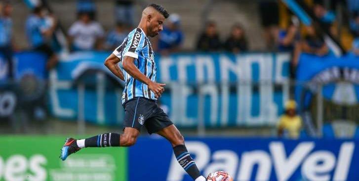 Léo Moura, ídolo do Flamengo que estava no Grêmio, assina com clube nordestino