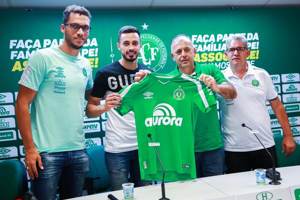 Catarinense: Volante que negociou com o Guarani reforça a Chapecoense