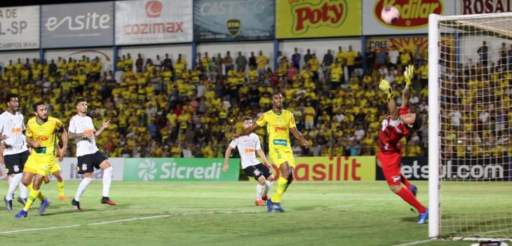 Empate justo no Clássico Rei e Timão escapa de derrota em Mirassol