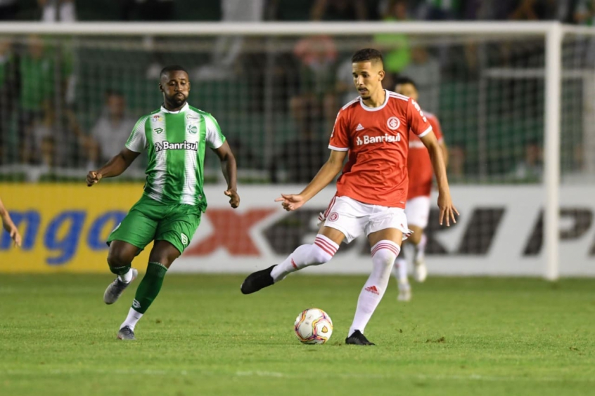 Zagueiro novato do Inter ‘pede’ medalha da Copa São Paulo e espera novas chances