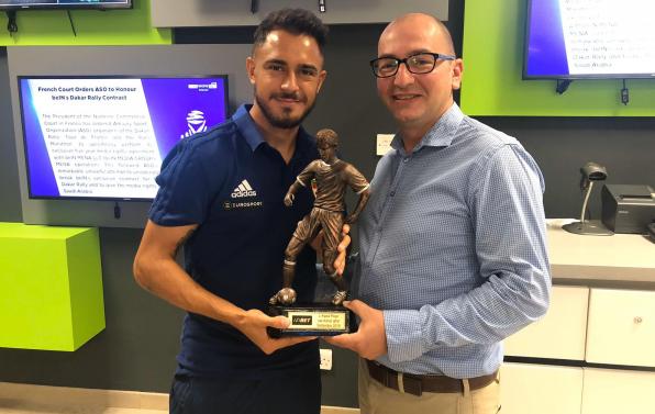 Caio recebeu o prêmio de melhor jogador da Liga em Setembro